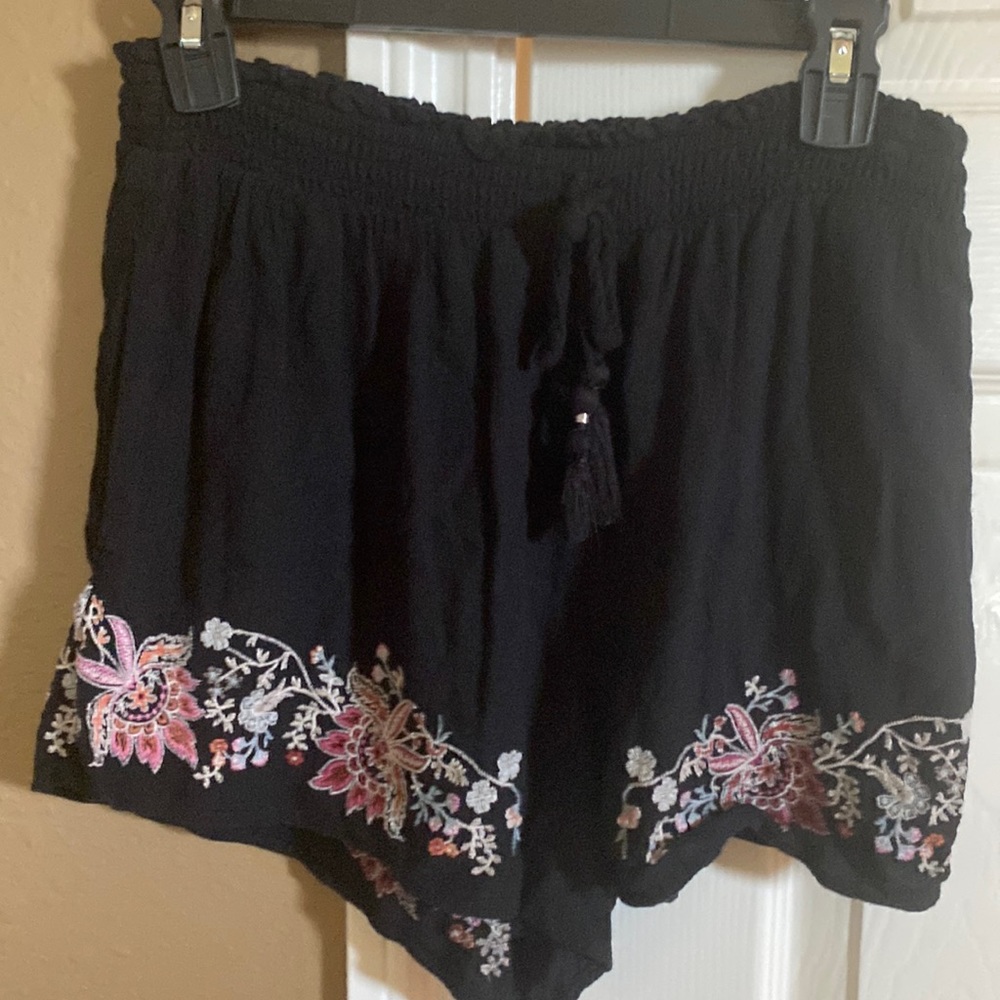 Shorts. American eagle outfitters. Gently worn. Is in good condition. Small